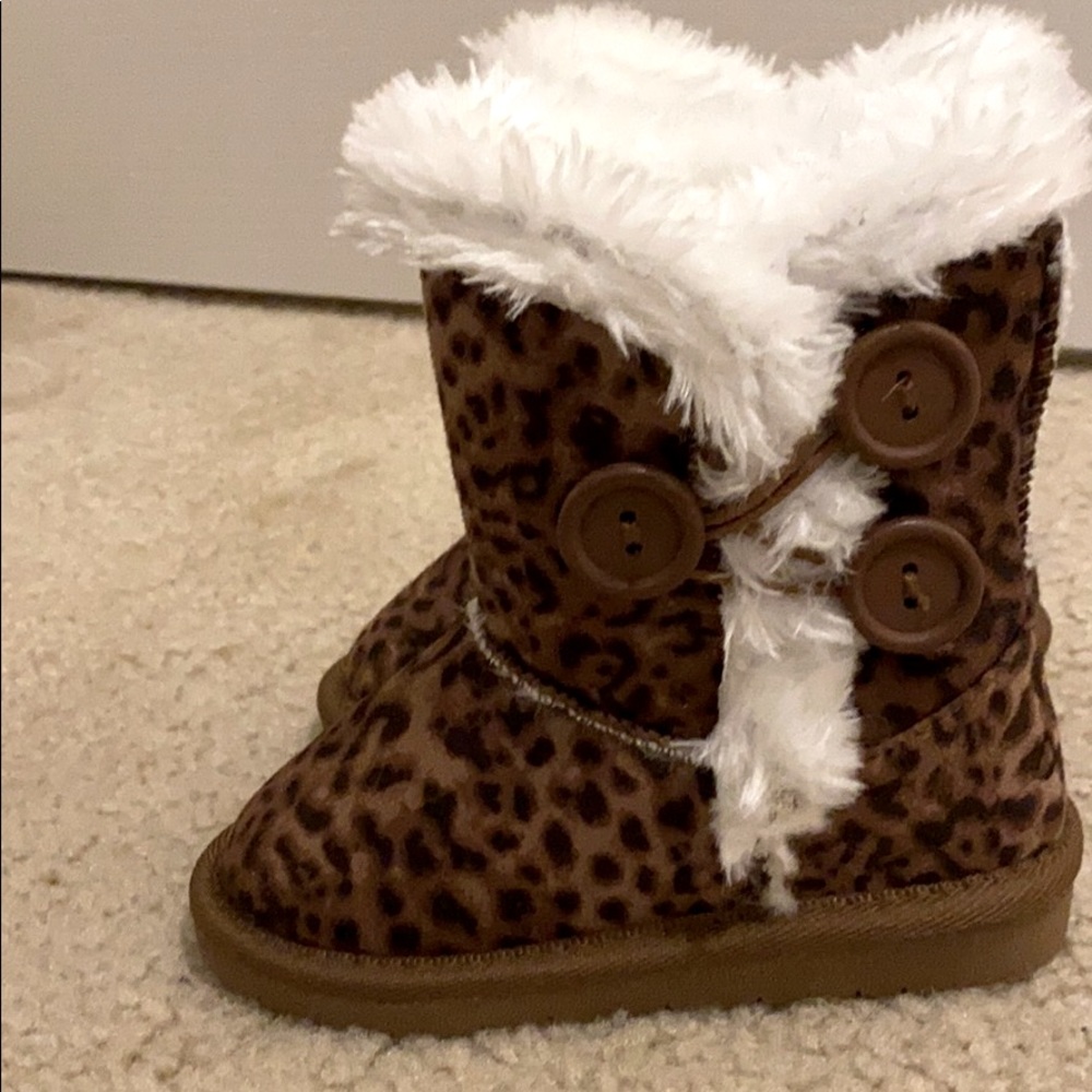 Snow Boots
